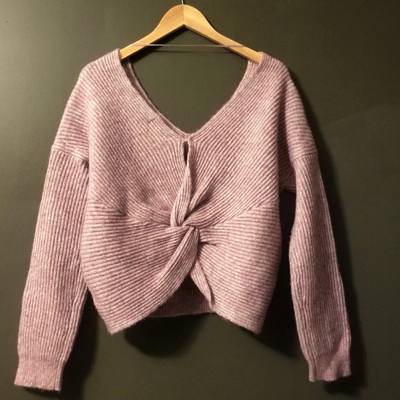 Anthropologie Tops - Anthropologie twist back cropped sweater